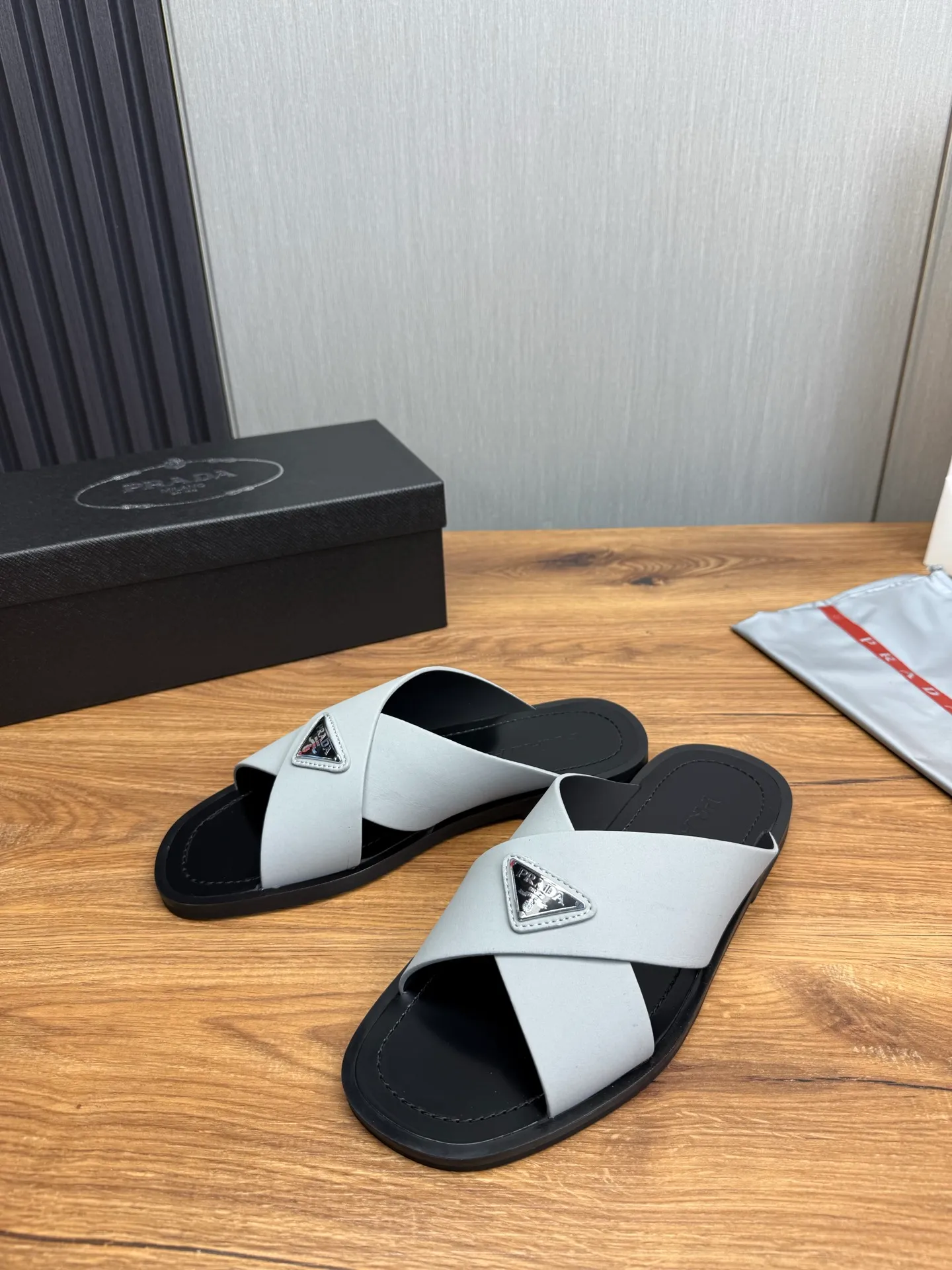 Factory price 340💰 ＰＲＡＤＡPrada - popular men's slippers hot sale 🔥 🩴Official website one to one production 38-45 sizes 45 46 🉑️Customized!